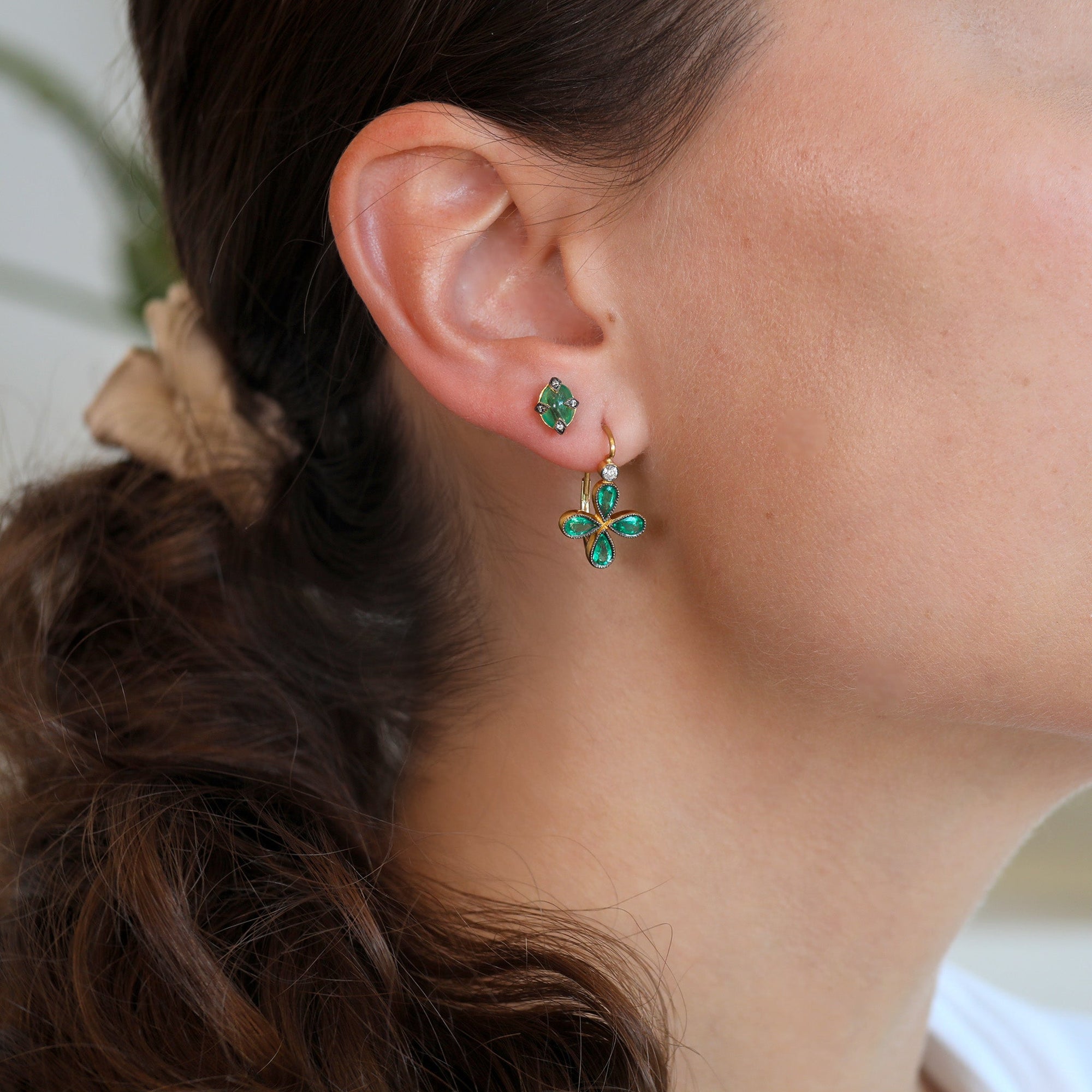 22K Gold Cabochon Emerald &quot;Antique&quot; Stud Earrings - Peridot Fine Jewelry - Cathy Waterman
