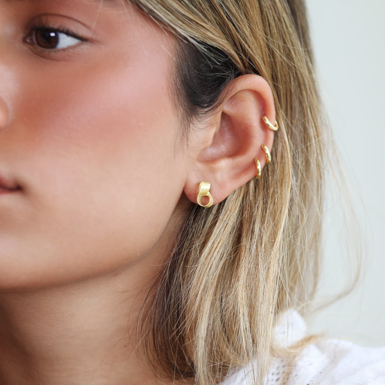 22K Gold "Mobius" Spiral Earrings - Peridot Fine Jewelry - Petra Class