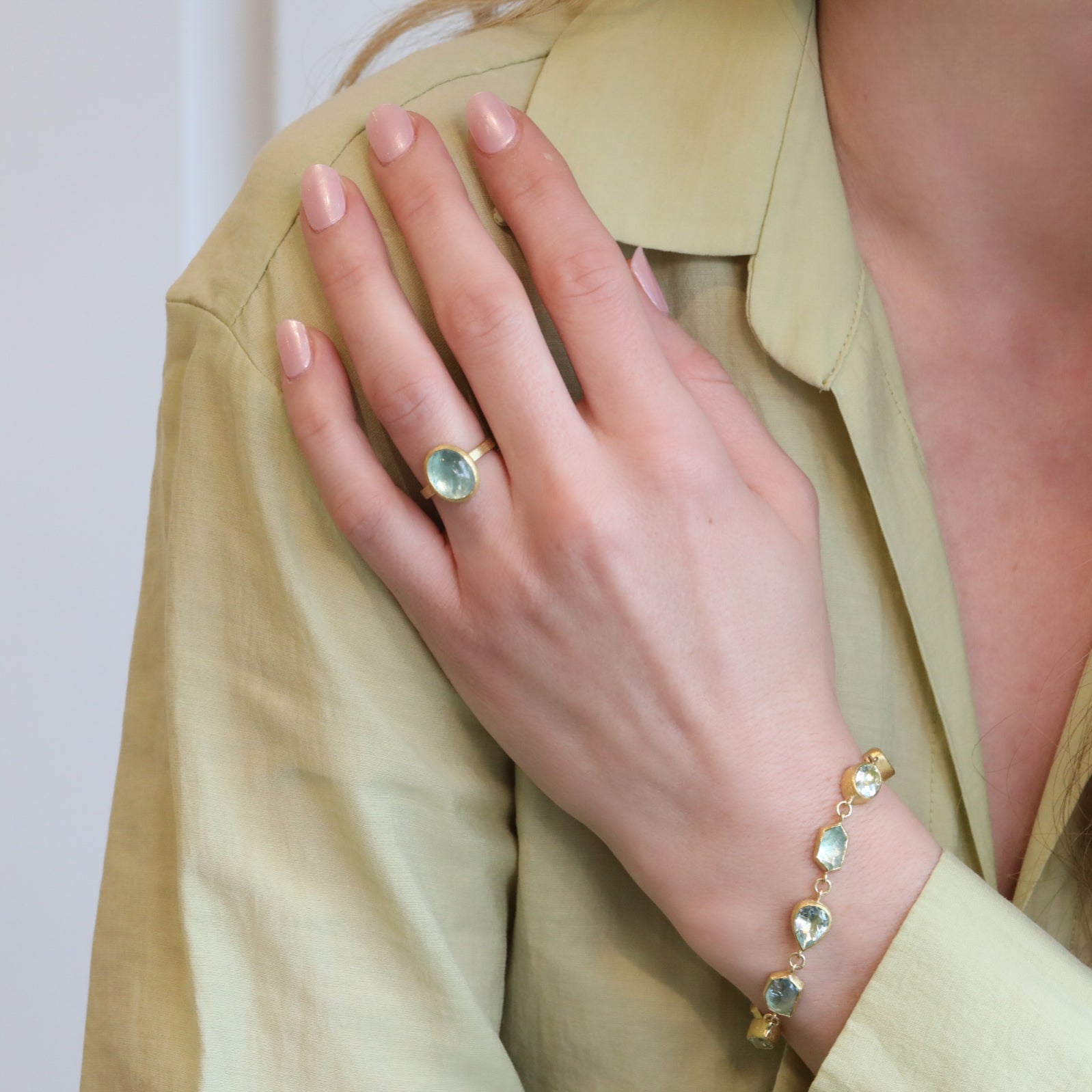 22K Nine Bezel - Set Mixed Cut Aquamarine Bracelet - Peridot Fine Jewelry - Petra Class