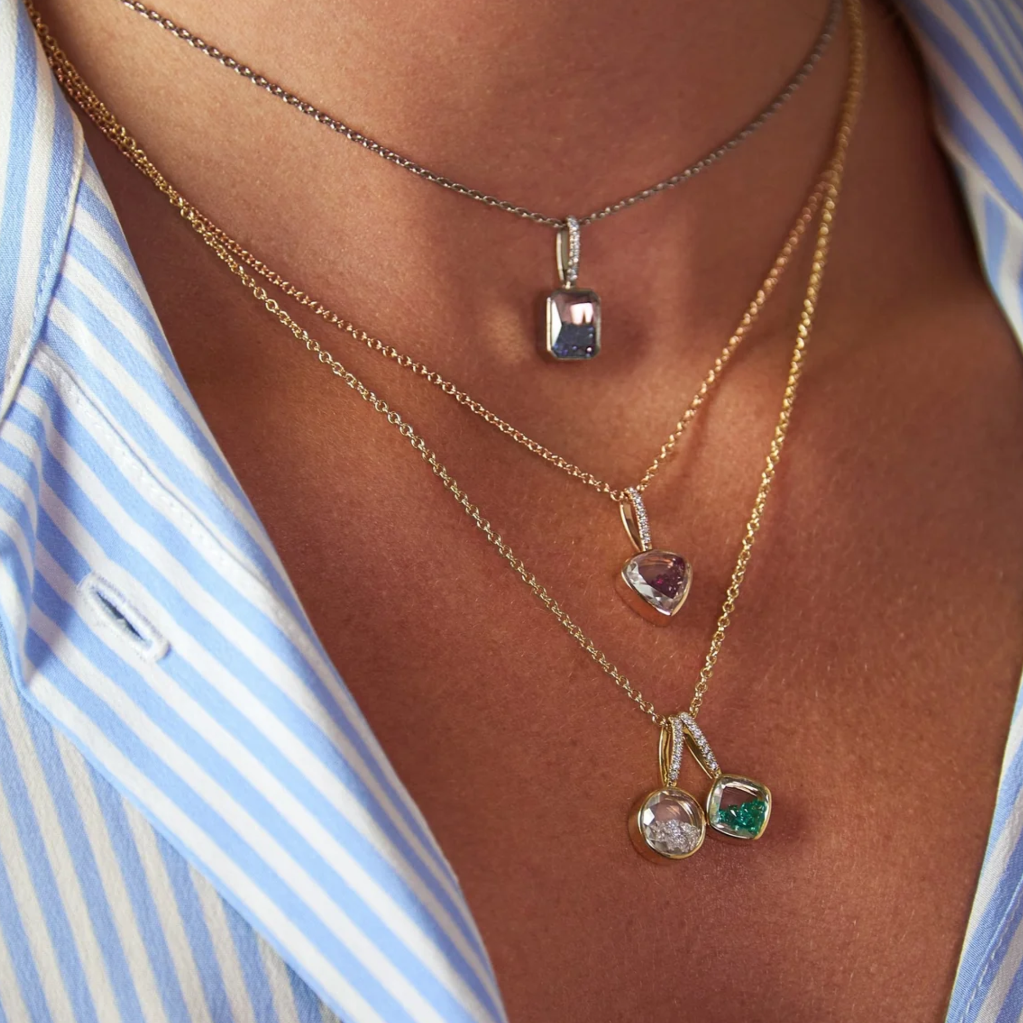 18K "Naipe" Emerald-Cut Charm with Blue Sapphire "Shaker"