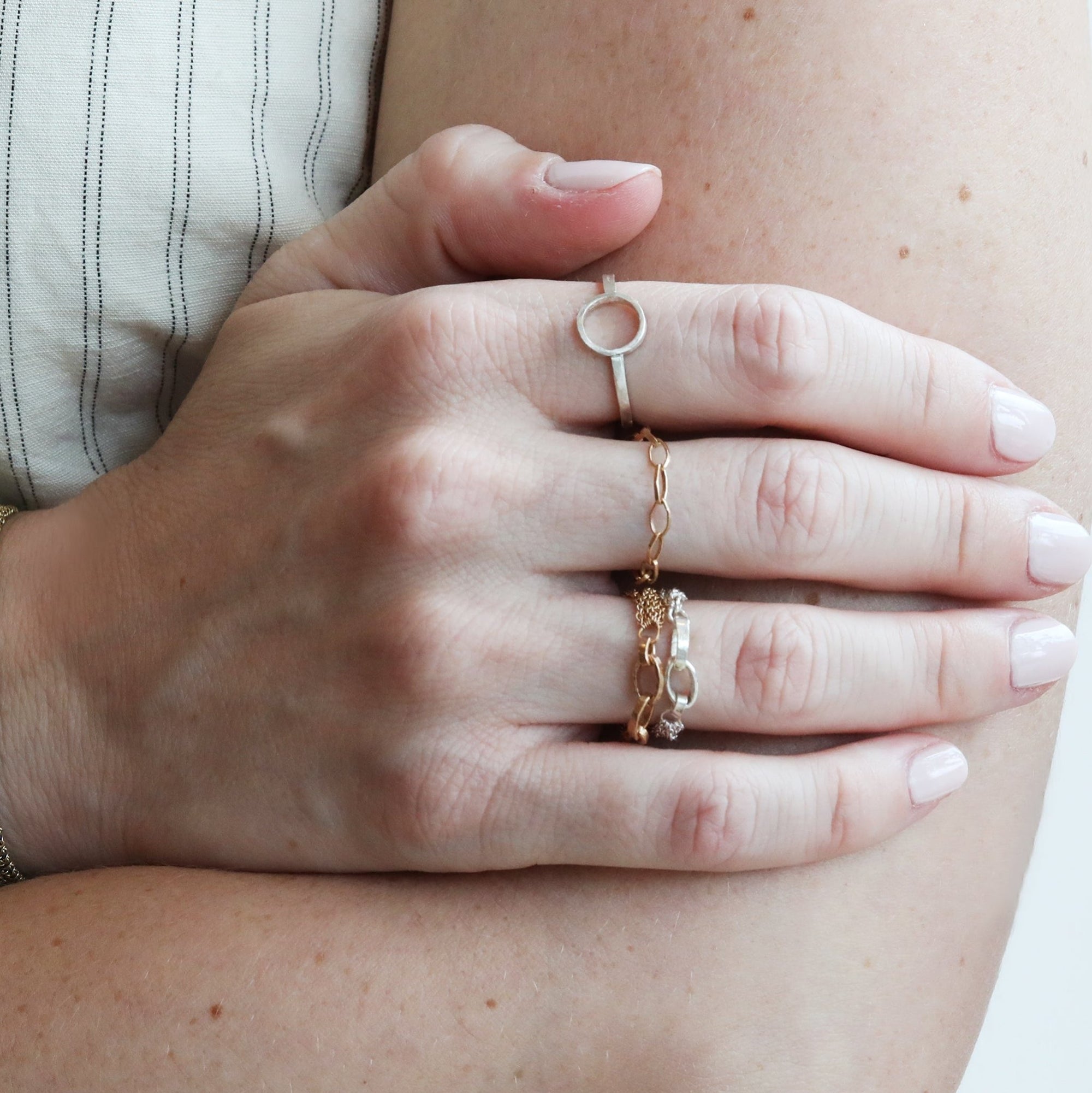 &quot;Dorothy&quot; 14K Gold Handmade Flexible Link Chain Ring - Peridot Fine Jewelry - Sarah Macfadden
