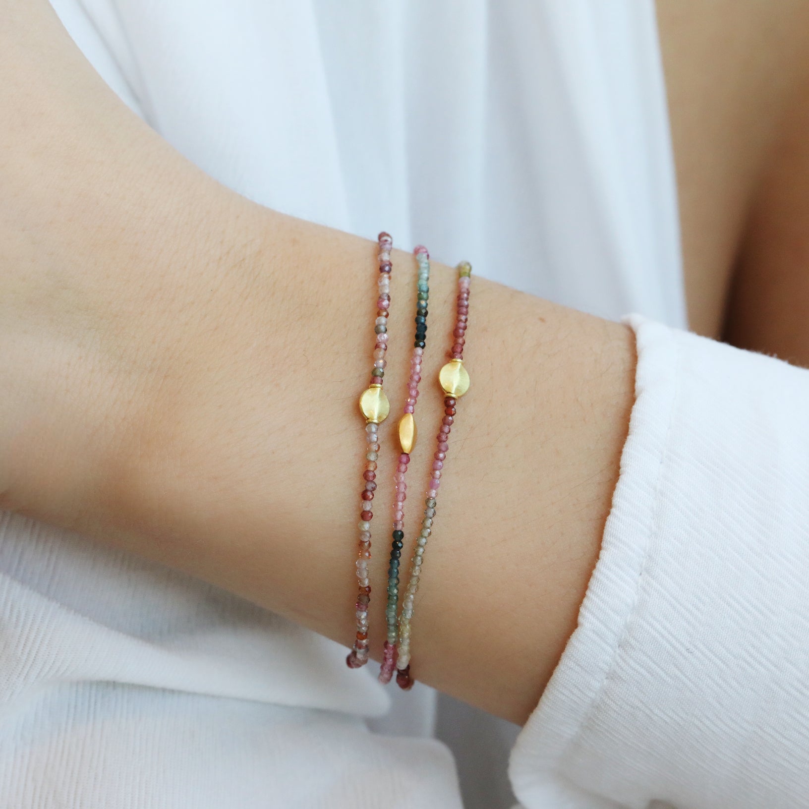 Mixed Faceted Ombre Pink &amp; Grey Sapphire Beaded Bracelet with 18K Flattened Circle Bead - Peridot Fine Jewelry - Margaret Solow Jewelry
