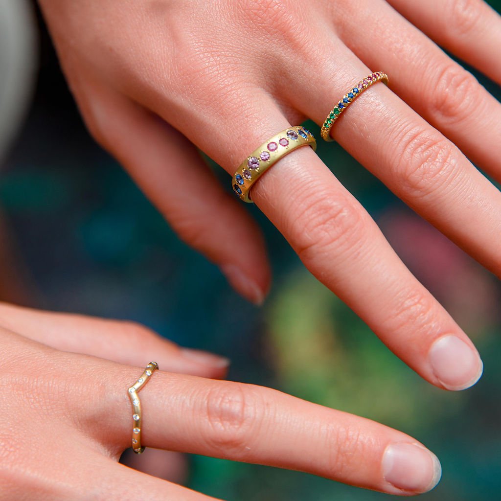 &quot;V-Shaped&quot; Ring with Scattered Diamonds - Peridot Fine Jewelry - Annie Fensterstock