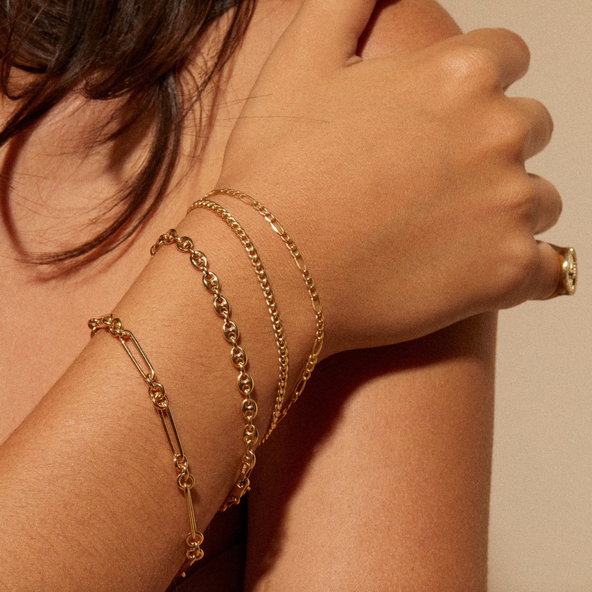 10K &quot;Figaro&quot; Chain Bracelet - Peridot Fine Jewelry - Zahava