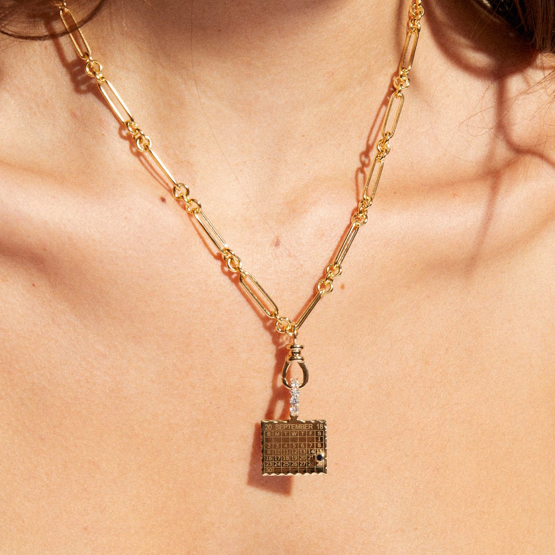 10K Gold "1960s Calendar" Customizable Pendant - Peridot Fine Jewelry - Zahava