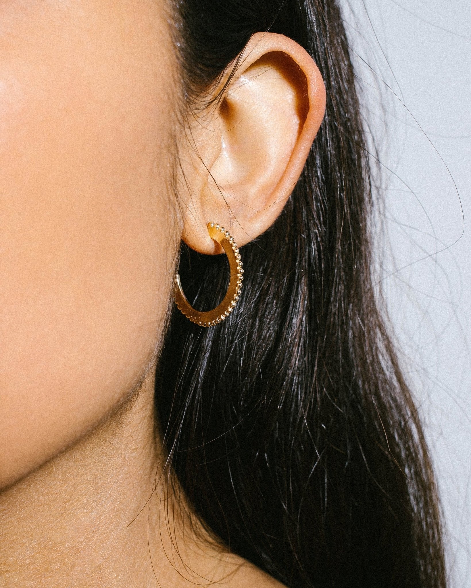 10K Gold Large &quot;Dotted&quot; Hoop Earrings - Peridot Fine Jewelry - Zahava