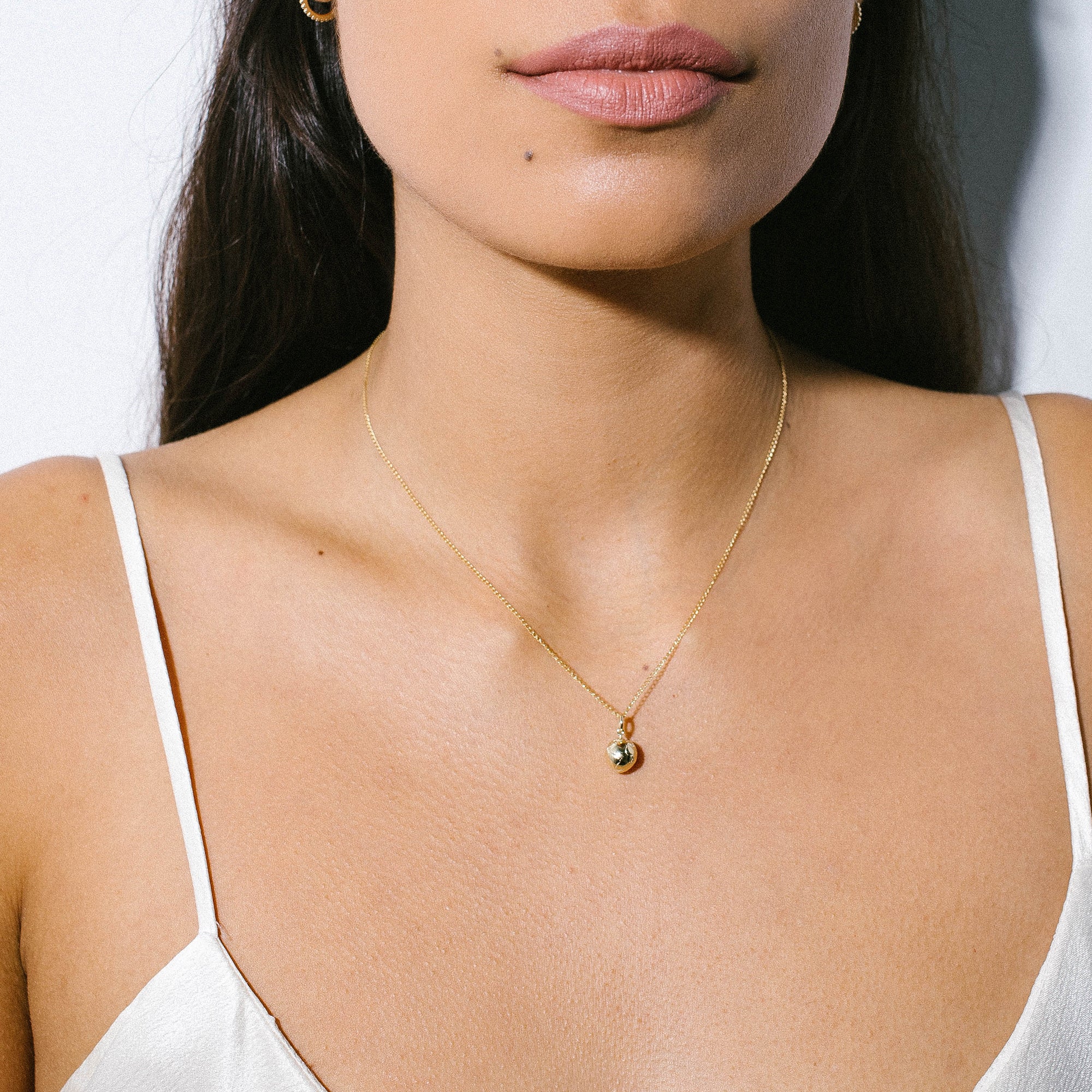 Zahava 10K Gold Mini Atlas Charm – Peridot Fine Jewelry