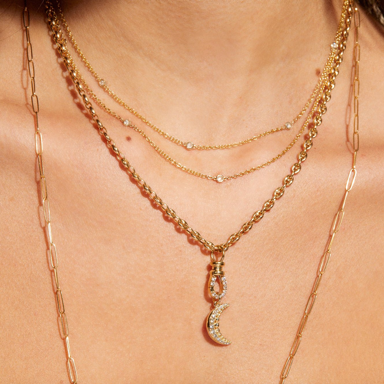 10K Gold Pave Diamond & Dotted Detail "Crescent" Pendant - Peridot Fine Jewelry - Zahava