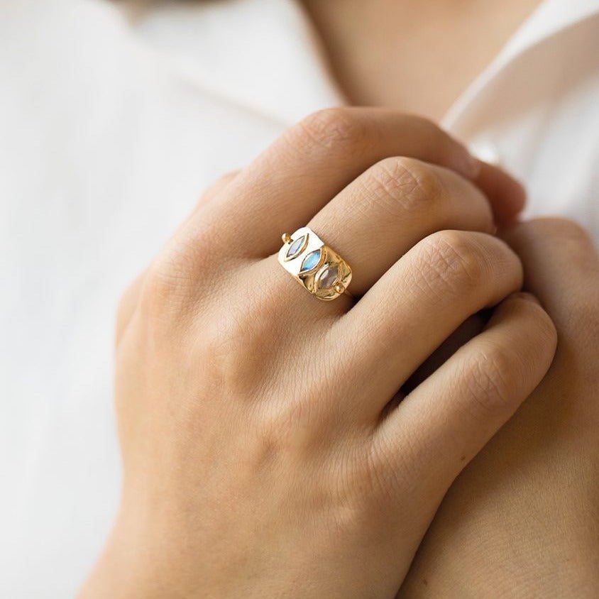 14K Gold High Polish &quot;Plate&quot; Ring with Three Marquise Moonstones - Peridot Fine Jewelry - Celine Daoust