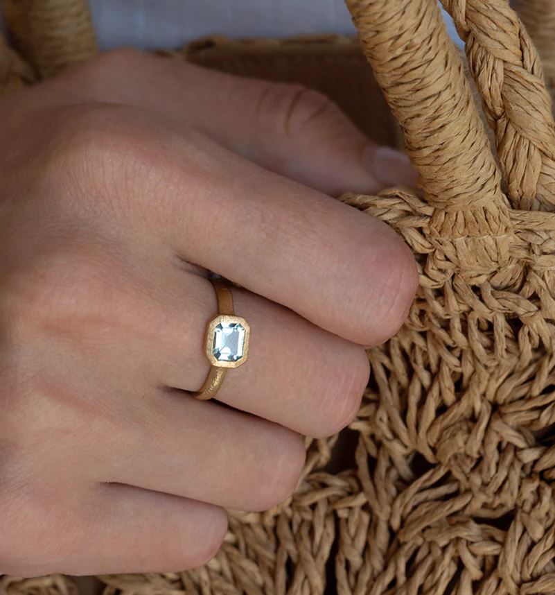 18K Gold Bezel-Set Emerald Cut Aquamarine Ring - Peridot Fine Jewelry - Anne Sportun