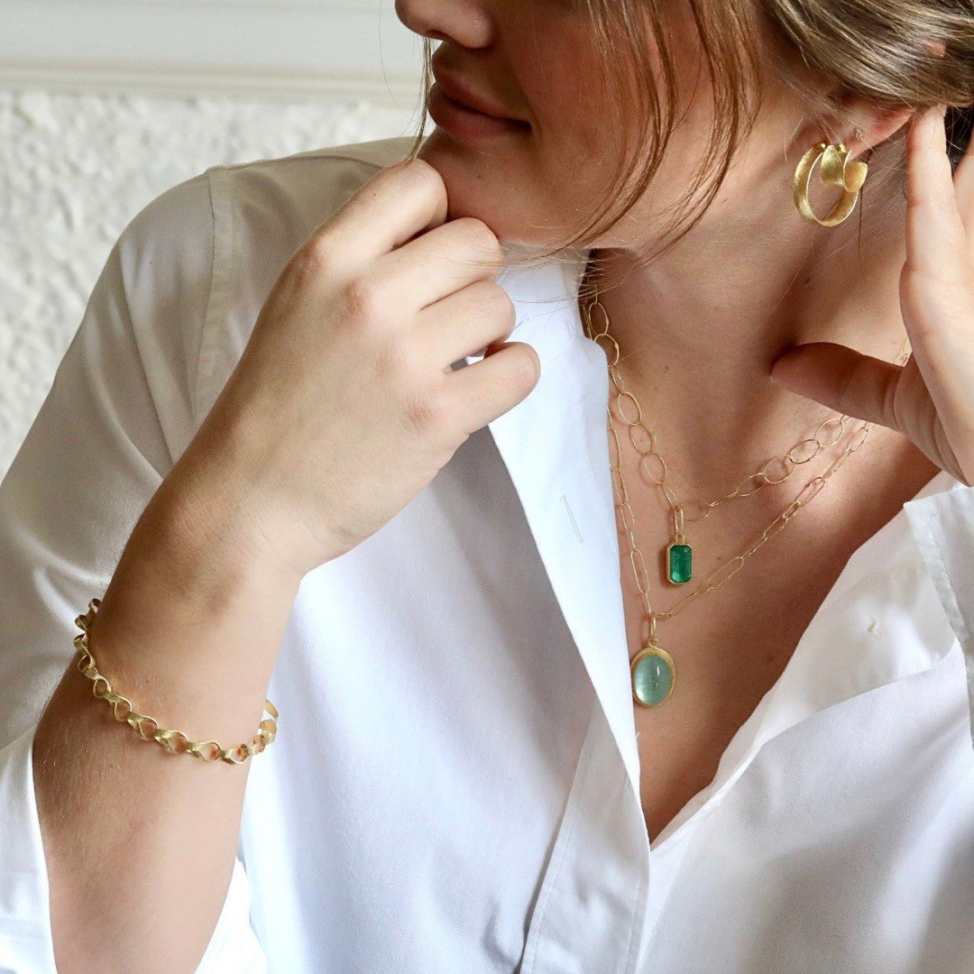 18K Gold Concave Thin Hoop Earrings - Peridot Fine Jewelry - Petra Class