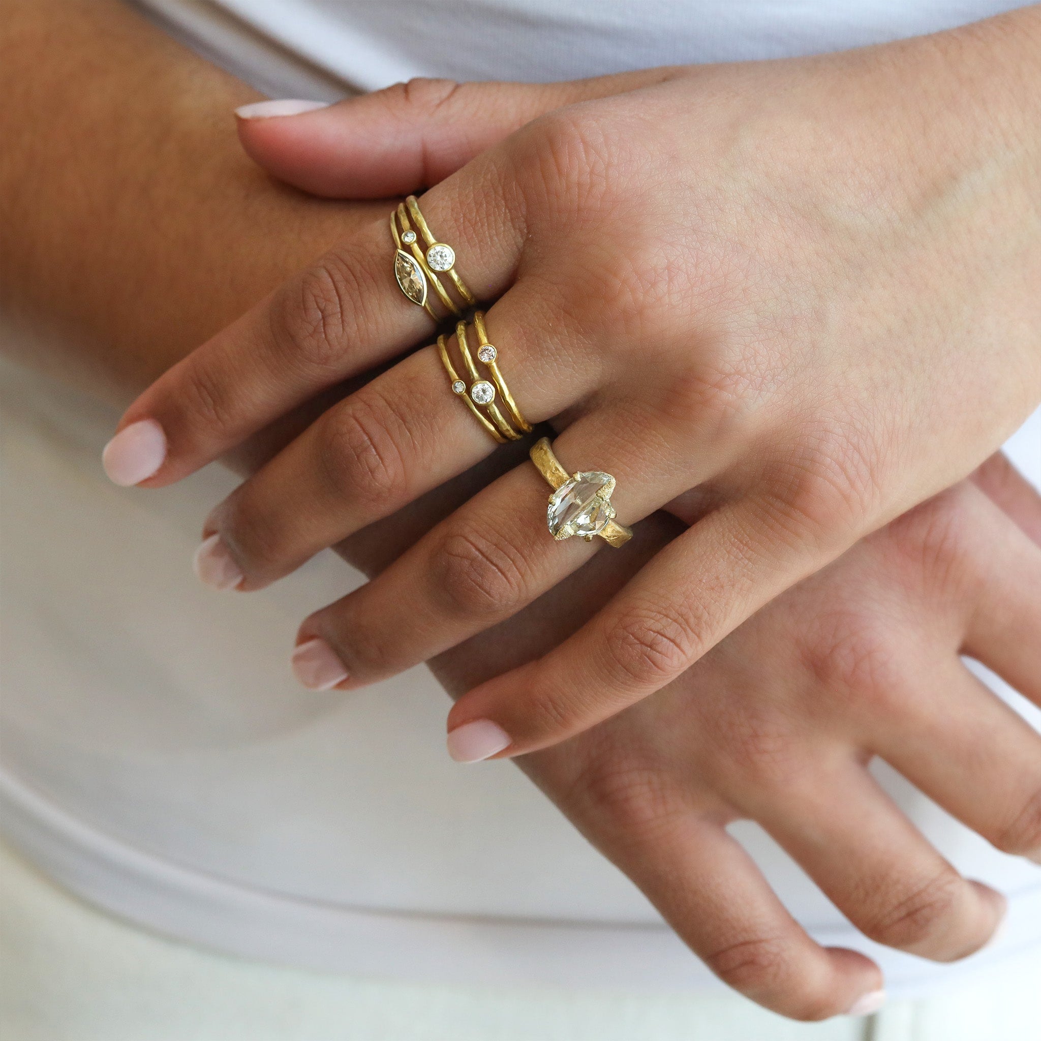 Kothari 18K Gold Hammered Stacking Ring with Round Inverted White Diamond