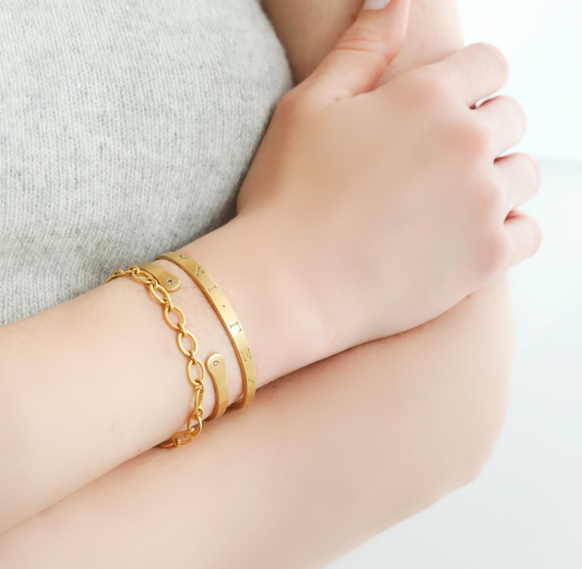 20K Gold Handmade Larger &quot;Mini&quot; Flat Link Bracelet - Peridot Fine Jewelry - Caroline Ellen