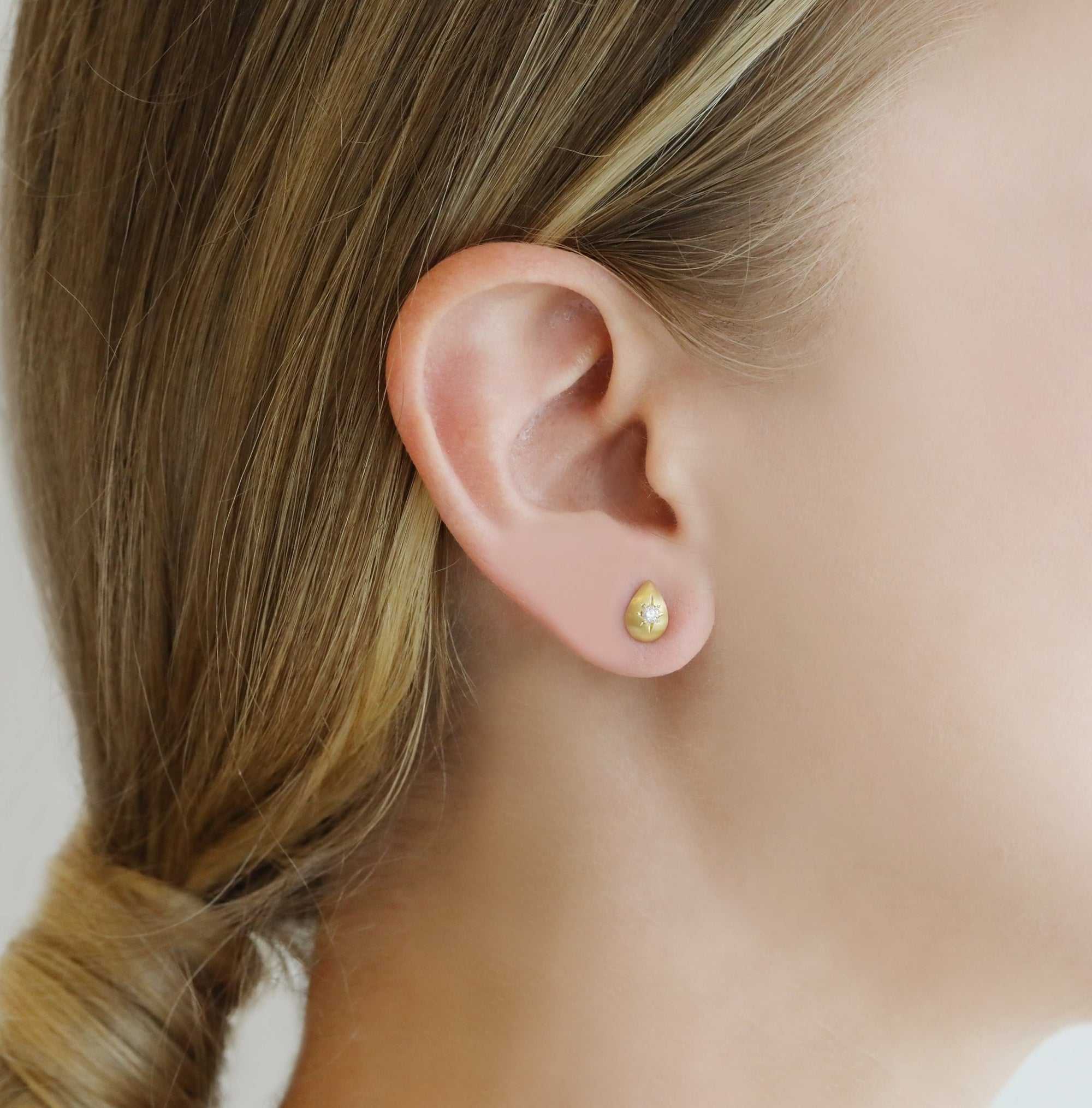 20K Gold Teardrop Stud Earrings with Star-Set Diamonds