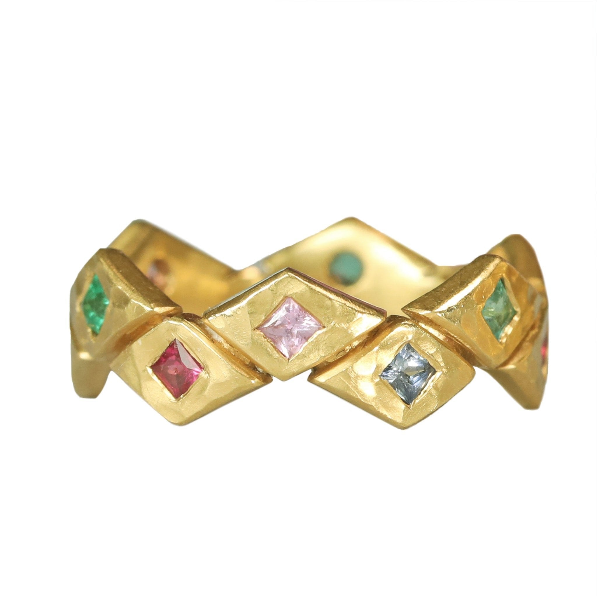 22K Gold Hammered Multicolor Diamond-Shaped Band - Peridot Fine Jewelry - Cathy Waterman