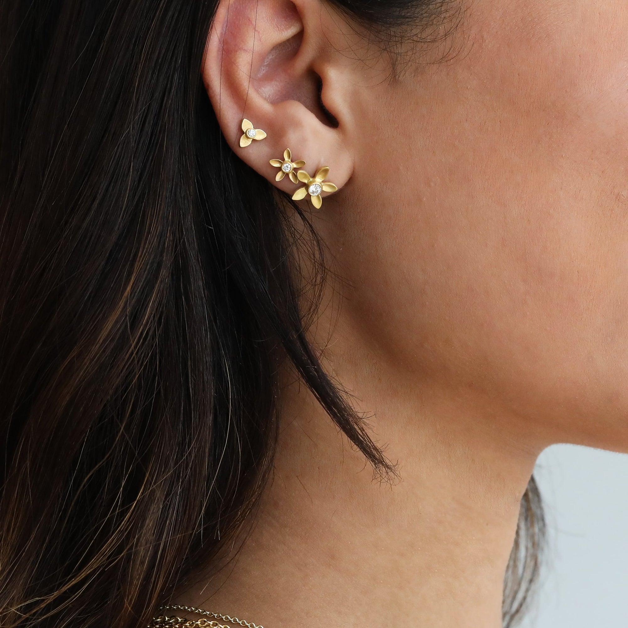 Caroline Ellen 20 Karat Yellow Gold Extra Small Flower Stud Earrings with Diamond Center