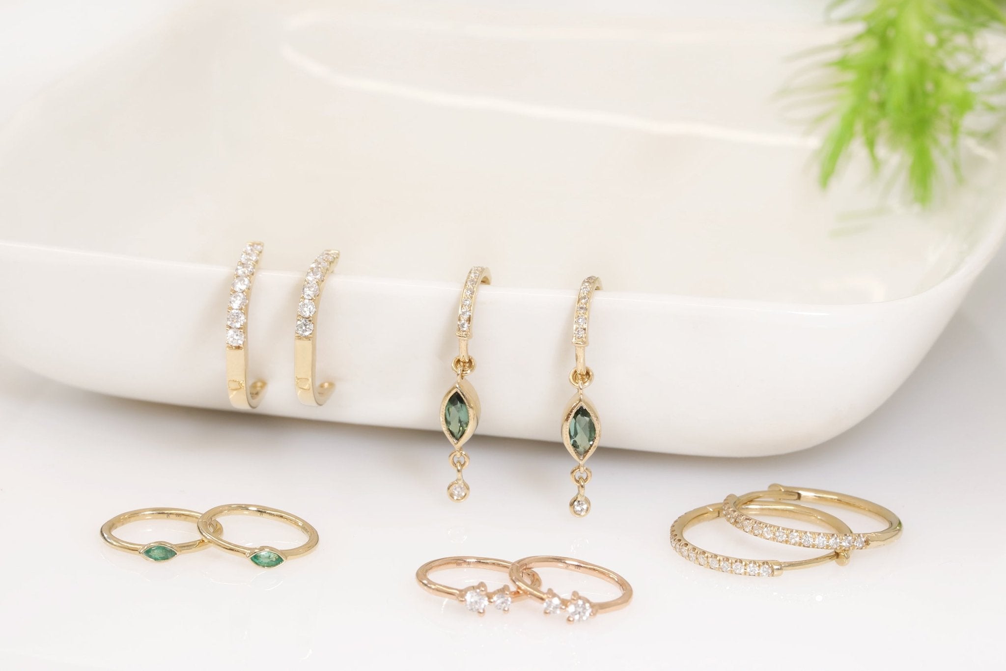 Gold Large Hinged Pave Diamond Hoop Earrings - Peridot Fine Jewelry - Zoe Chicco