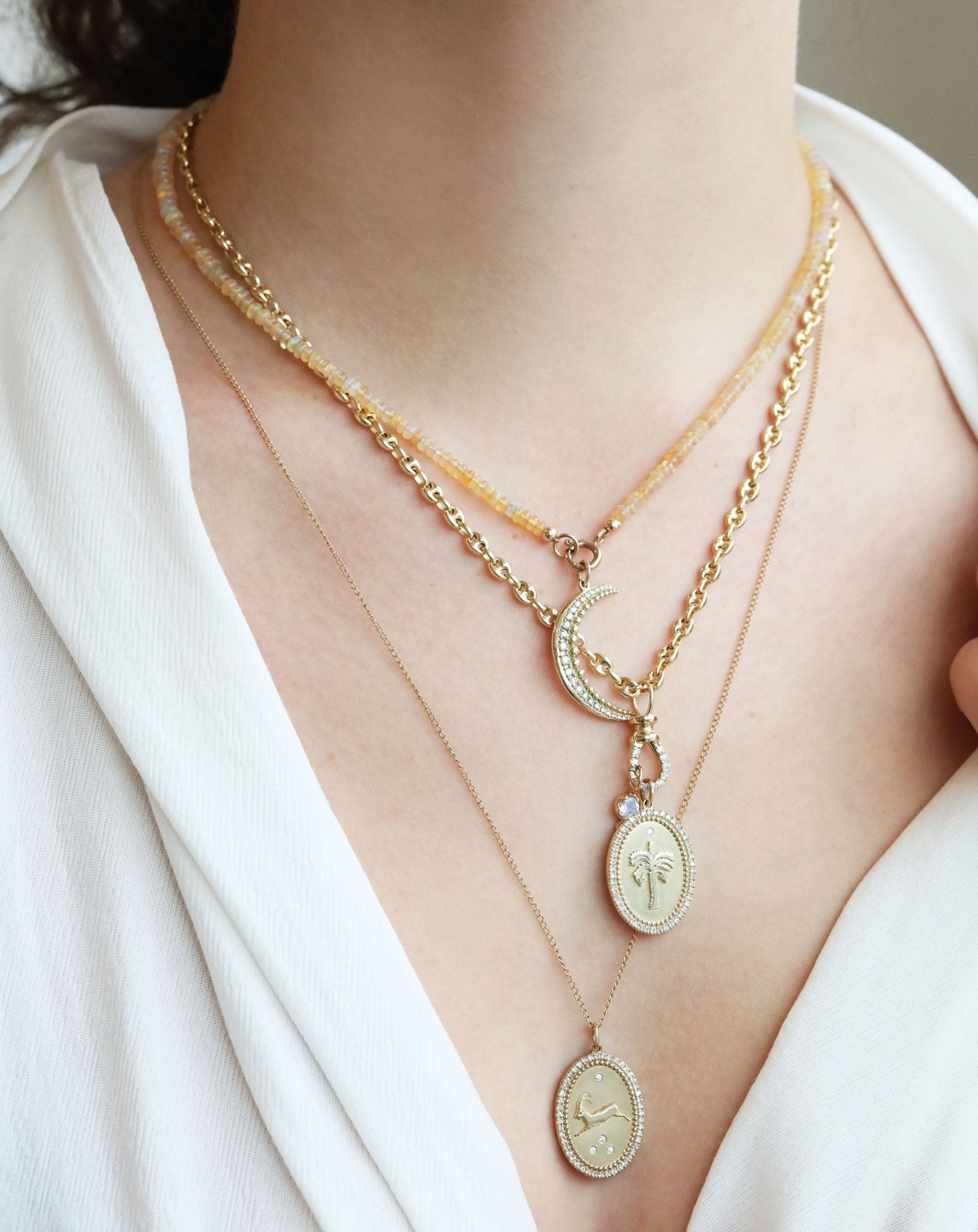 Medium "Date Palm" Pendant with Pave Diamond Border - Peridot Fine Jewelry - Zahava